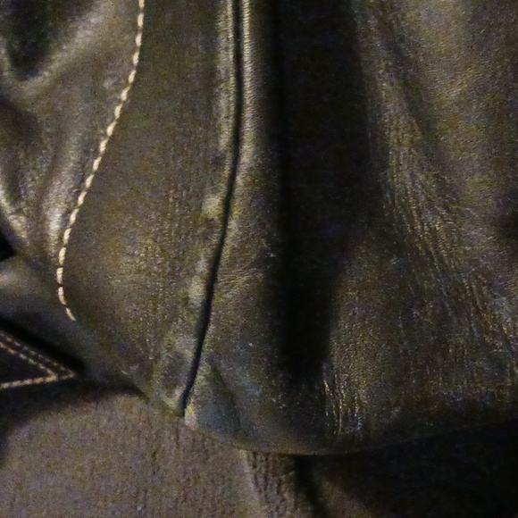 Vintage Coach black leather saddle bag with brass turn-lock clasp and hardware. - Picture 7 of 7